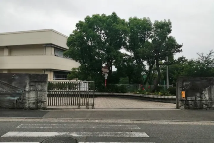横浜市立松本中学校282m(周辺)