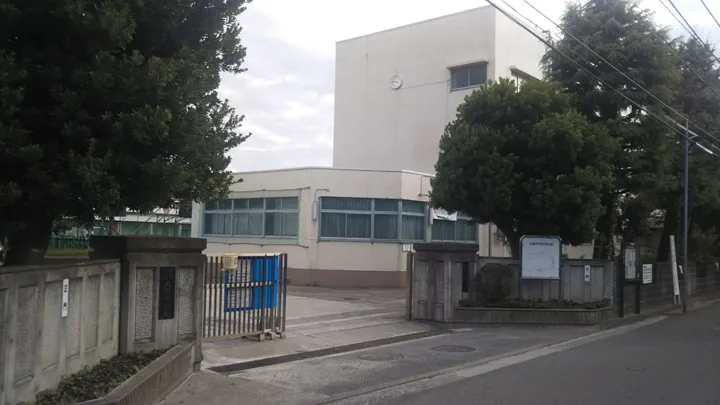 横浜市立大綱中学校605ｍ(周辺)