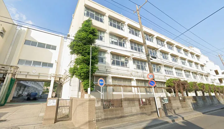 横浜市立大綱中学校1124m