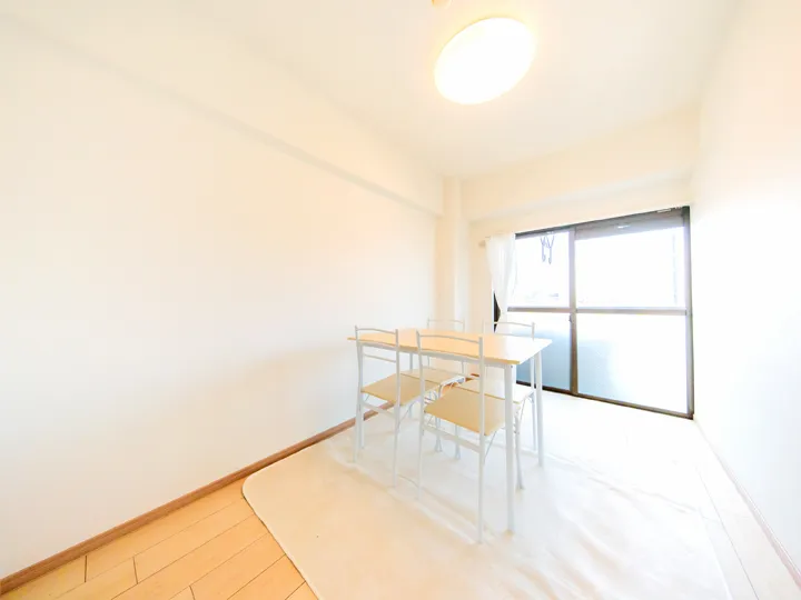 コーポ大倉山Ⅲ402号室洋室5帖