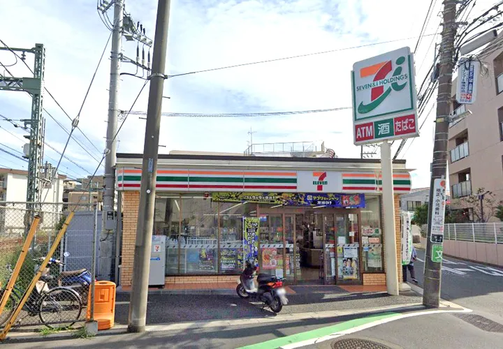 セブンイレブン横浜杉田3丁目店388ｍ
