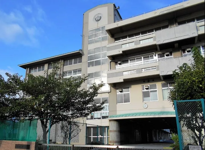 横浜市立杉田小学校674ｍ