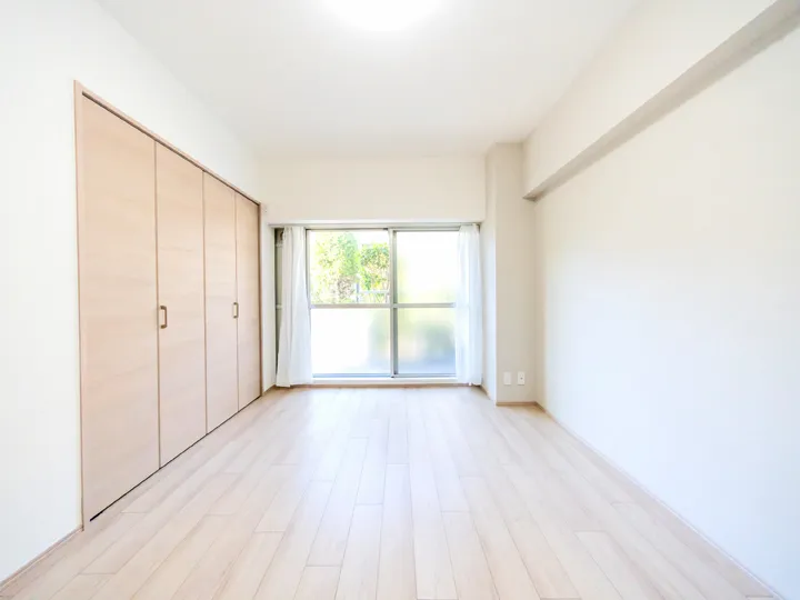 洋伸大倉山マンション105号室洋室6帖1