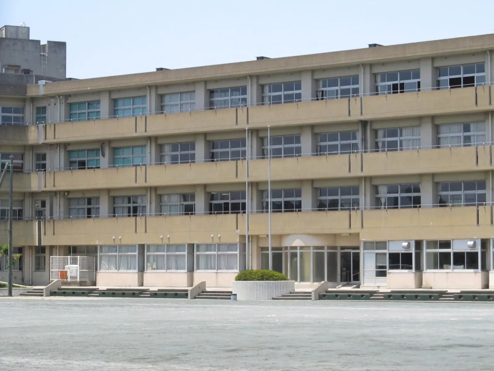 藤沢市立大清水中学校711m