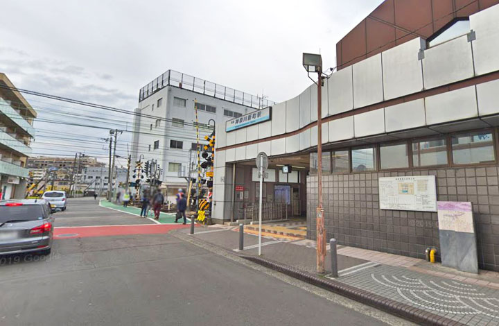 9神奈川新町駅